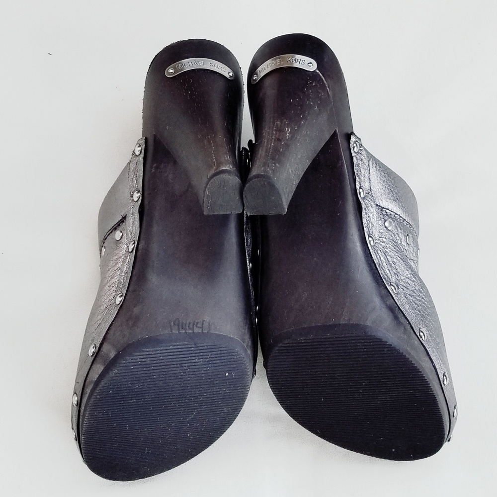 MICHAEL KORS Silver Clogs - Picture 5 of 7